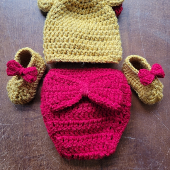 Newborn crochet honey bear - Picture 2 of 3
